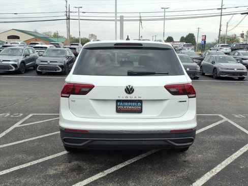 Certified 2022 Volkswagen Tiguan SE image 6