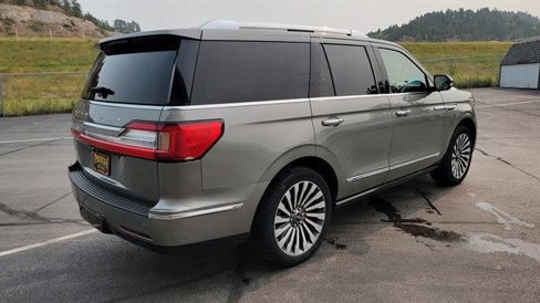 Used 2019 Lincoln Navigator Reserve image 5