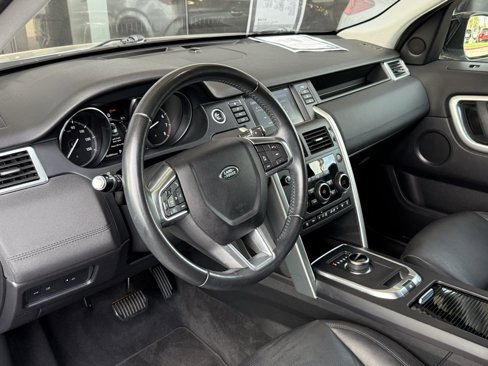 Used 2018 Land Rover Discovery Sport HSE image 21