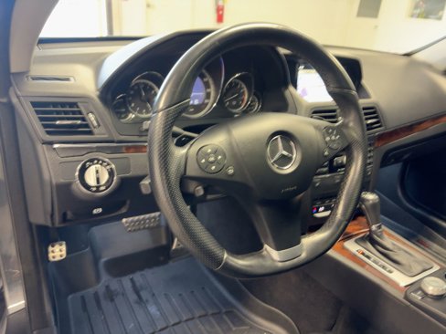 Used 2010 Mercedes-Benz E 550 Coupe image 28