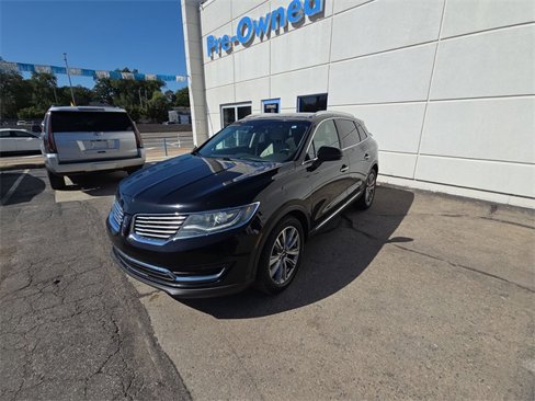 Used 2017 Lincoln MKX Reserve w/ Lincoln MKX Climate Package image 4