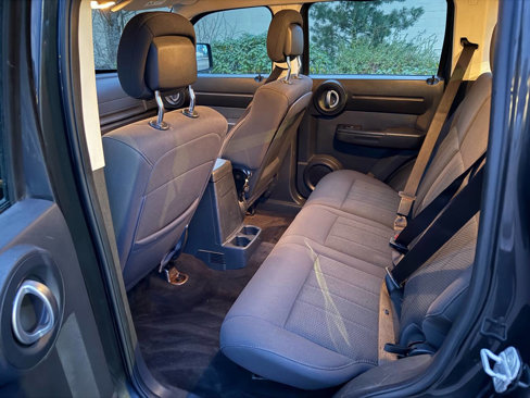 Used 2011 Dodge Nitro SE image 14
