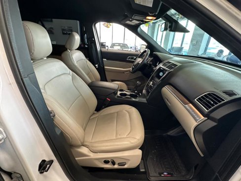 Used 2019 Ford Explorer Limited w/ Ford Safe & Smart Package image 50