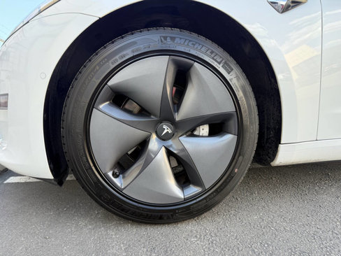 Used 2020 Tesla Model 3 Standard Range Plus image 16