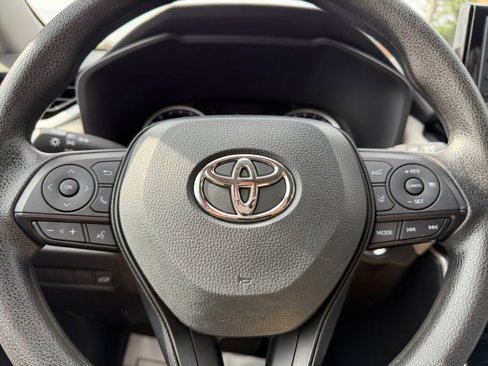 Certified 2022 Toyota RAV4 XLE image 30