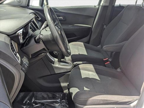 Used 2018 Chevrolet Trax LS image 15