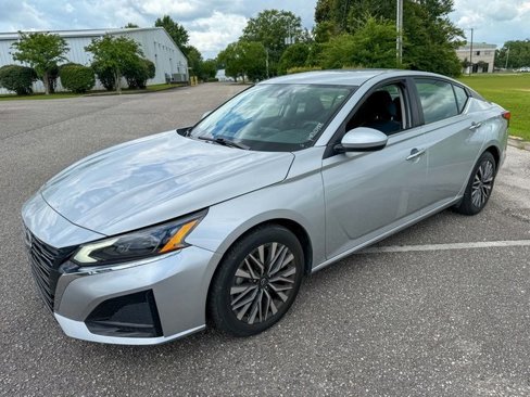 Used 2023 Nissan Altima 2.5 SV image 5
