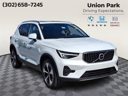 New 2025 Volvo XC40 B5 Core w/ Protection Package Premier image 3