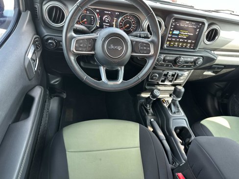 Used 2022 Jeep Wrangler Unlimited Sahara image 14