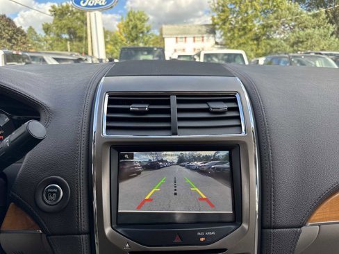 Used 2012 Lincoln MKX AWD image 28