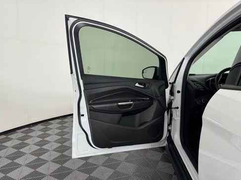Used 2017 Ford C-MAX Energi SE w/ Equipment Group 401A image 26