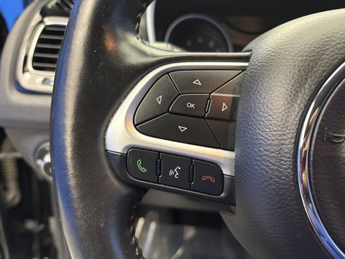 Used 2020 Jeep Compass Limited image 15