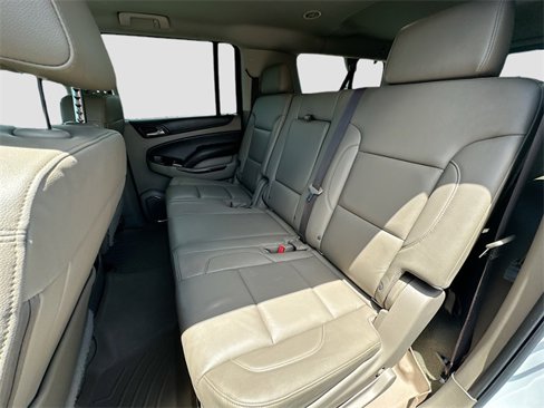 Used 2018 Chevrolet Suburban LT image 24