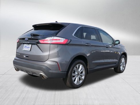 Used 2024 Ford Edge Titanium image 3