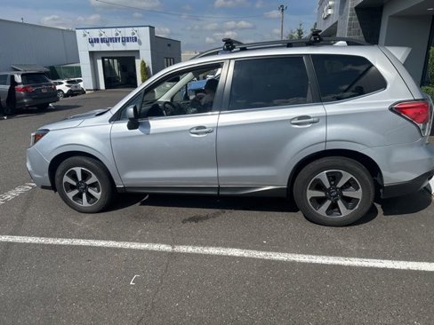 Used 2017 Subaru Forester 2.5i Limited image 8