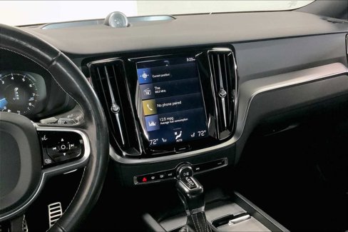Used 2019 Volvo S60 T6 R-Design image 14
