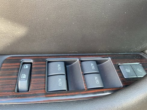 Used 2012 Lincoln MKS AWD image 28