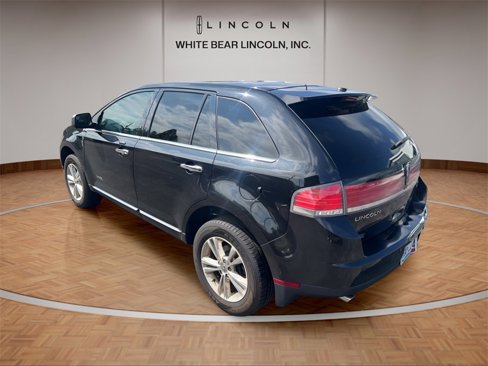 Used 2010 Lincoln MKX AWD image 3