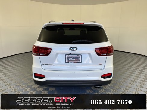 Used 2020 Kia Sorento LX w/ LX I4 Convenience Package image 6