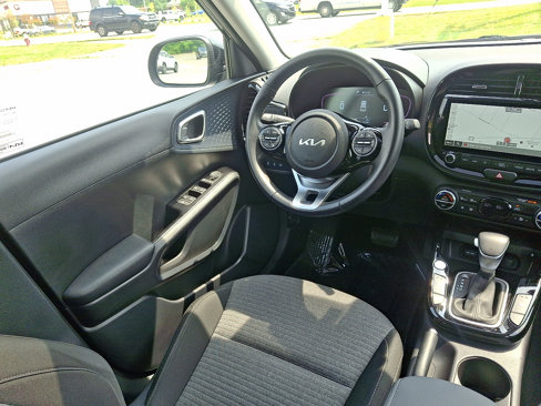 Used 2023 Kia Soul EX image 14