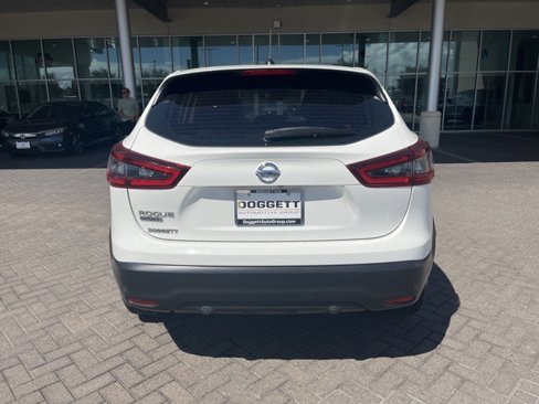 Used 2020 Nissan Rogue Sport S image 6