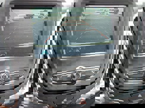 Used 2018 Chevrolet Equinox LT image 18