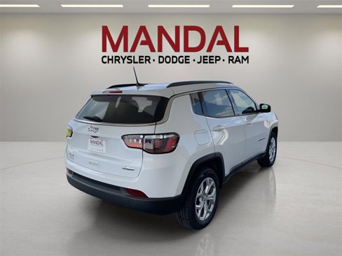 Certified 2024 Jeep Compass Latitude image 6