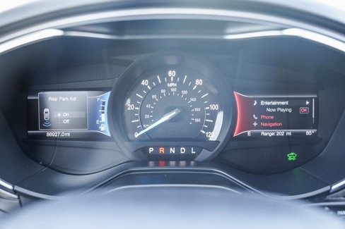 Used 2020 Ford Fusion SE image 25