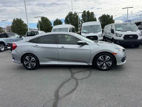 Used 2018 Honda Civic EX-T image 9