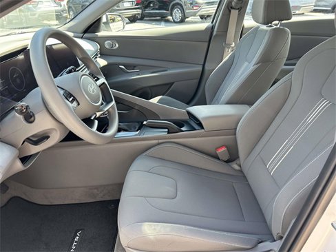 Certified 2024 Hyundai Elantra SEL image 17
