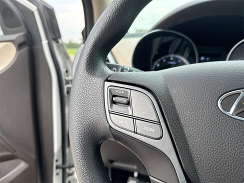 Used 2019 Hyundai Santa Fe XL SE image 17