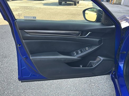 Used 2022 Honda Accord Sport image 14