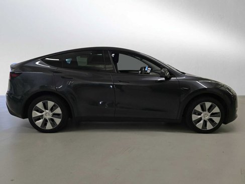Used 2024 Tesla Model Y Long Range image 2