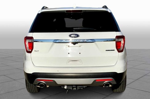 Certified 2016 Ford Explorer XLT image 4