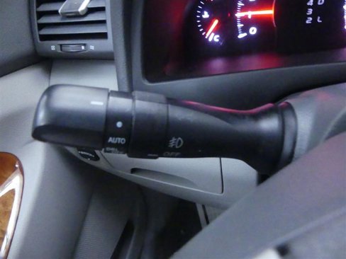 Used 2009 Toyota Camry XLE image 12