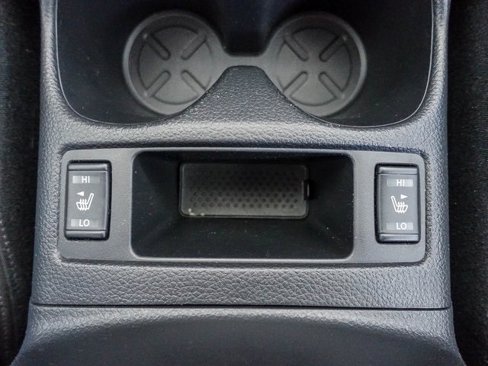 Used 2016 Nissan Rogue SV w/ SV Premium Package image 5