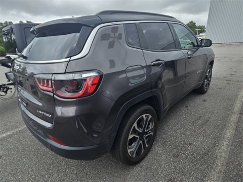 Used 2024 Jeep Compass Limited image 10