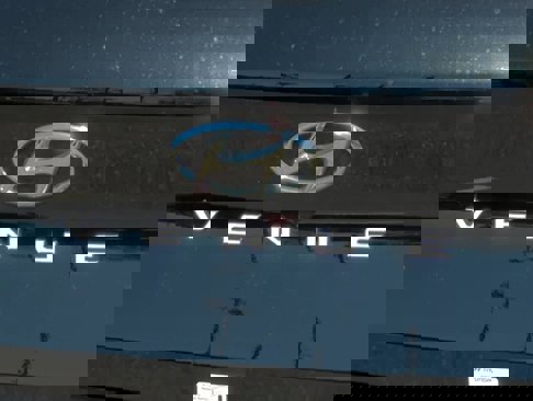 New 2025 Hyundai Venue SEL image 11