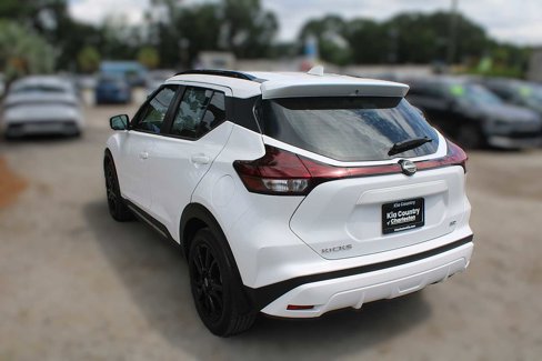 Used 2022 Nissan Kicks SR w/ Premium Package image 11