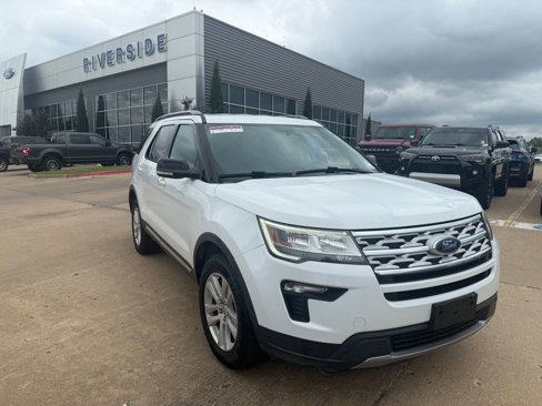 Used 2018 Ford Explorer XLT w/ Equipment Group 201A image 1