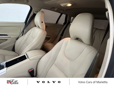 Used 2015 Volvo V60 T5 Platinum image 13