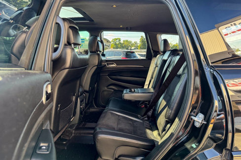 Used 2018 Jeep Grand Cherokee Altitude image 15