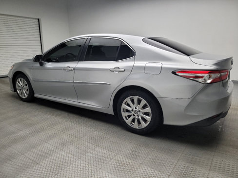 Used 2018 Toyota Camry LE image 3