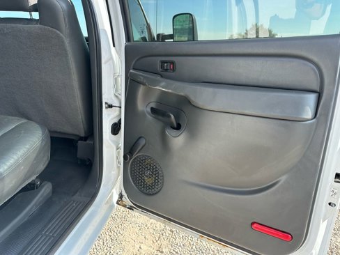 Used 2004 GMC Sierra 2500 SLE w/ Heavy-Duty Power Package image 20