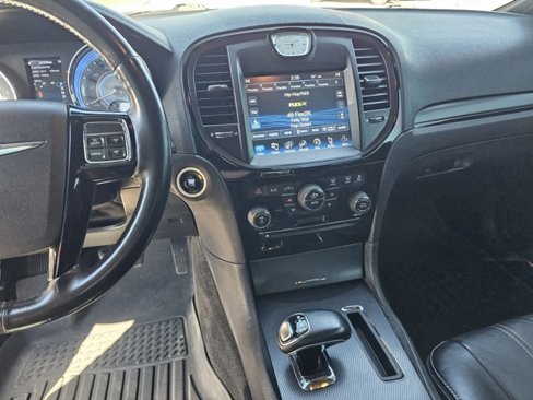 Used 2014 Chrysler 300 S w/ Luxury Group image 18