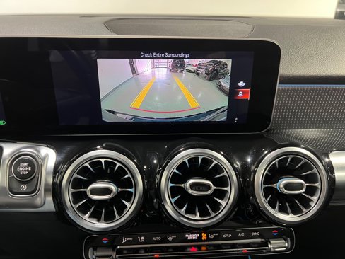 Used 2020 Mercedes-Benz GLB 250 4MATIC image 34