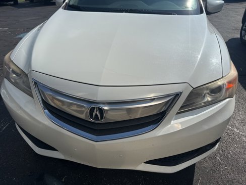 Used 2013 Acura ILX w/ Technology Package image 2