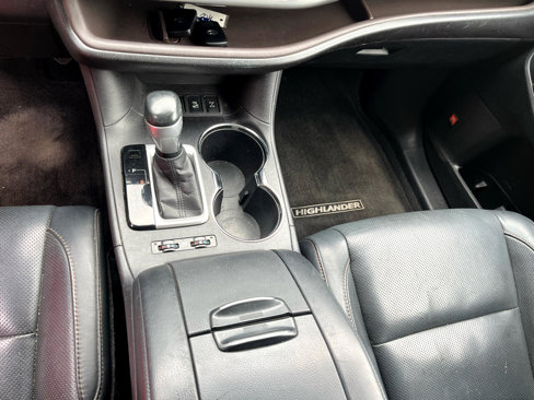 Used 2016 Toyota Highlander Limited image 10