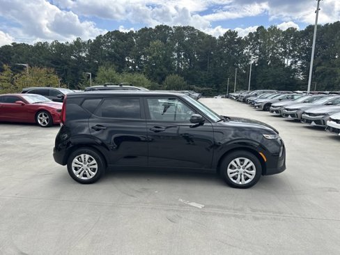Used 2022 Kia Soul LX image 5