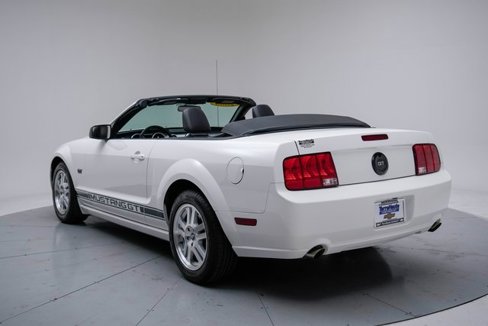 Used 2005 Ford Mustang GT Premium image 3